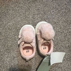 H&M size 4/5 pink sneakers.